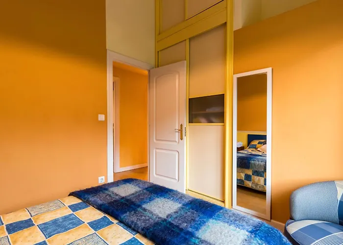 Piscina Climatizada Todo El Ano Valle (Ruesga)